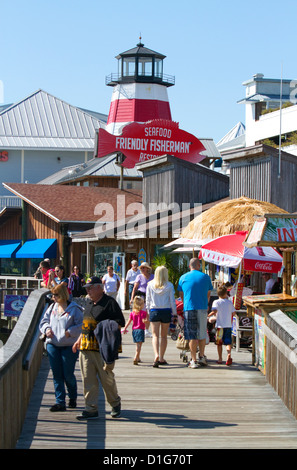 Les magasins de détail à la Johns Pass Village situé près du quai à Madeira Beach, Floride, USA. Banque D'Images