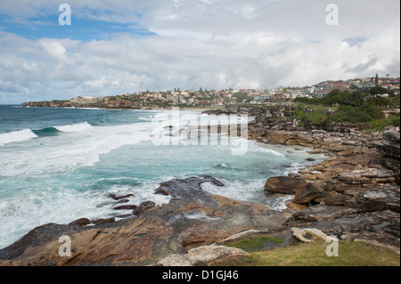 La promenade le long du front de mer dans la banlieue est de Sydney est superbe avec une vue magnifique sur les plages et la mer de Tasman. Banque D'Images