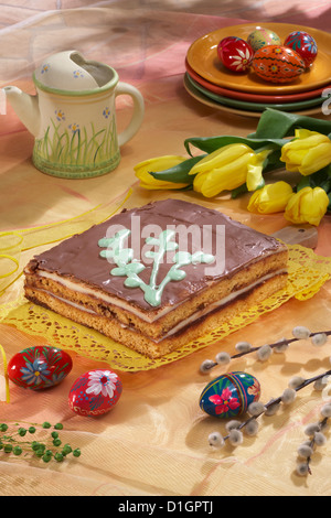 Gâteau de Pâques au chocolat peanut Banque D'Images