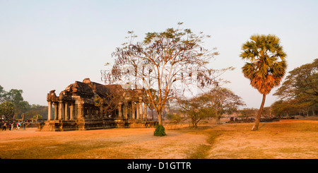 Alerie panoramique d'Angkor Wat, Angkor Wat Temple Bibliothèque complexe, Siem Reap, Cambodge, Indochine, Asie du Sud-Est, l'Asie Banque D'Images