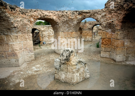 Carthage TUNIS,TUNISIE,. Vue générale d'Antonine Baths - ruines sous l'eau après les pluies torrentielles Banque D'Images