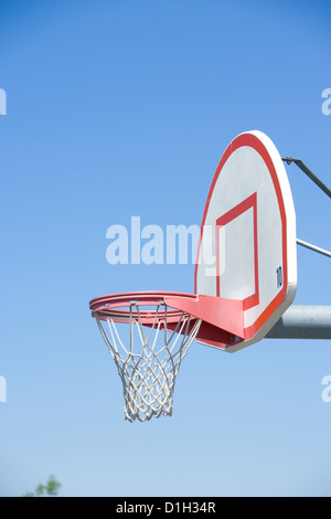Basket-ball avec Blacktop Banque D'Images