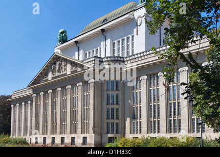 Bâtiment des archives de l'État croate à Zagreb Banque D'Images