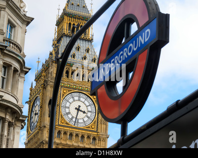 Big Ben et Westminster London Underground sign England UK Banque D'Images