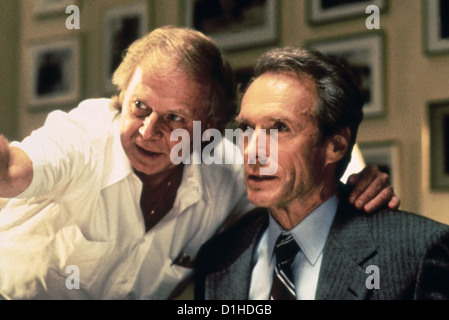 WOLFGANG PETERSEN (DIRECTEUR) SUR SET 'IN THE LINE OF FIRE (1993)' AVEC CLINT EASTWOOD WOLP 009 MOVIESTORE COLLECTION LTD Banque D'Images