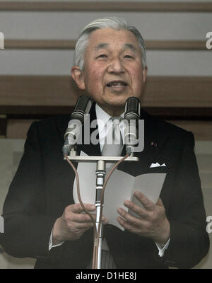 23 décembre 2012 - Tokyo, Japon - L'empereur Akihito du Japon accueille les sympathisants sur son 79e anniversaire au Palais le 23 décembre 2012 à Tokyo, Japon. (Crédit Image : © Junko Kimura/Jana Press/ZUMAPRESS.com) Banque D'Images
