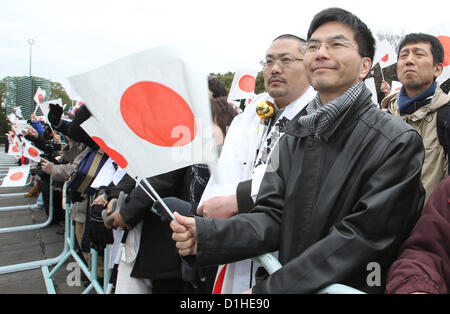 23 décembre 2012 - Tokyo, Japon - bienfaiteurs célébrer 79e anniversaire de l'empereur japonais Akihito au palais le 23 décembre 2012 à Tokyo, Japon. (Crédit Image : © Junko Kimura/Jana Press/ZUMAPRESS.com) Banque D'Images
