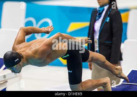 Kosuke Kitajima (JPN) en compétition dans l'épreuve du 100 mètres brasse en demi-finale des Jeux Olympiques de 2012, Londres, Angleterre. Banque D'Images