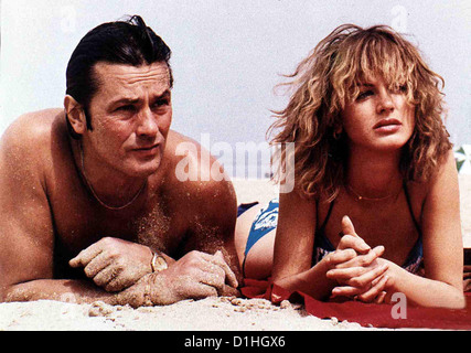 Killer stellen sich nicht vor 3 Hommes Abandonner Alain Delon, Dalila Di Lazarro Michel (Alain Delon) und seine Freundin Bea ( Banque D'Images