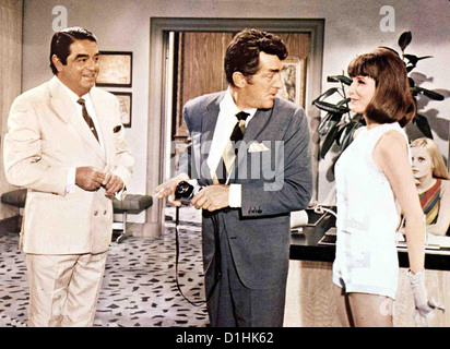 Wenn Killer Auf Der Lauer Liegen, Kurt Kasznar Ambushers, Dean Martin, Janice Superagent Matt Helm Règle (Dean Martin,m) jagt Banque D'Images