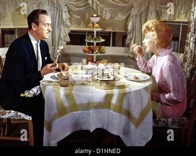 Verflixten immer die Frauen Demandez à n'importe quelle fille David Niven, Shirley MacLaine *** *** Légende Locale 1959 -- Banque D'Images