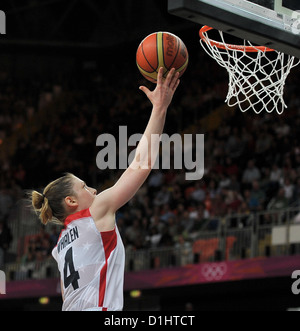 USA's Lindsay Whalen scores. USA Vs TUR Womens Basket-ball Banque D'Images