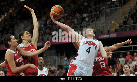 USA's Lindsay Whalen (4) des pousses. USA Vs TUR Womens Basket-ball Banque D'Images