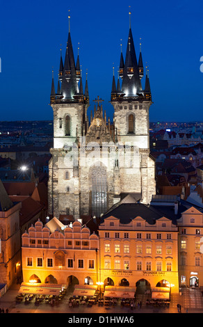 Église Notre Dame avant Tyn en Staroměstské náměstí (Place de la vieille ville) à Prague, la capitale de la République tchèque. Banque D'Images