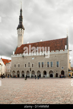 20 Hôtel de ville de Tallinn (Raekoda) sur Raekoja Plats (Place de l'Hôtel de Ville) à Tallinn, capitale de l'Estonie. Banque D'Images