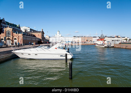 South Harbour (Eteläsatama) à Helsinki, la capitale de la Finlande. Banque D'Images