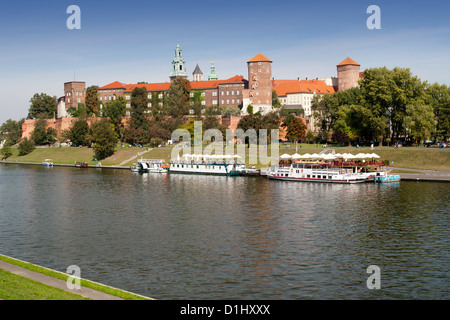 Château de Wawel et de la rivière Wista à Cracovie dans le sud de la Pologne. Banque D'Images