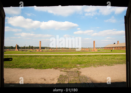 Vue sur l'ancienne d'Auschwitz II-Birkenau camp de concentration en Pologne du sud. Banque D'Images