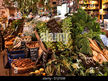 Le marché des producteurs de marchandises Shed Canterbury Kent UK Banque D'Images