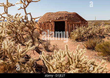 Hualapai traditionnel sweat lodge au Grand Canyon West de la nation Hualapai réservation, AZ. Banque D'Images