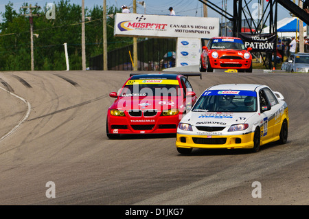 Une BMW 325 est en concurrence à la CTCC Canadian Touring Car Championship au 2011 Mobile-1 Grand Prix Mosport Banque D'Images