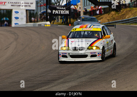 Une BMW 328 conduit par Dean Fantin fait concurrence à la CTCC Canadian Touring Car Championship au 2011 Mobile-1 Grand Prix Mosport Banque D'Images