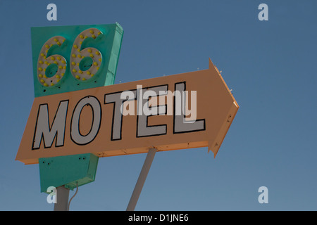Vintage motel sign le long de la route 66 aux Etats-Unis Banque D'Images