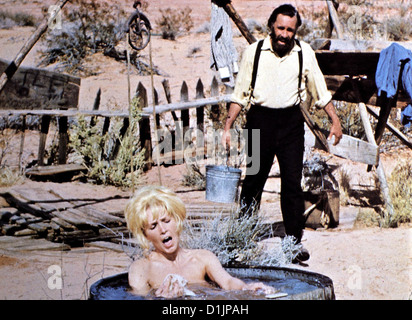 Abgerechnet Wird Zum Schluss Ballad Cable Hogue, Stella Stevens, Jason Robards (Jason Robards) schleppt Wasser für Banque D'Images