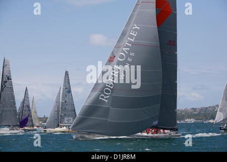 Sydney, Australie. 26 décembre 2012. rolex sydney to hobart yacht race 2012, les yachts dans le port de Sydney pour le départ de la course. Banque D'Images