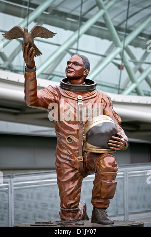 Statue de l'astronaute Michael P. Anderson qui est mort dans l'accident de la navette spatiale Columbia en février 2003 1. Musée de l'aviation. Seattle Banque D'Images
