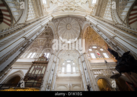 Intérieur Cathédrale Mezquita de Cordoue, Andalousie, espagne. Banque D'Images