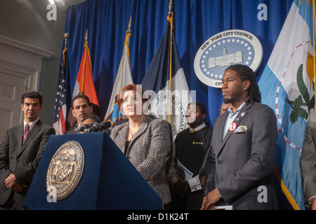 Le président du conseil de ville Christine Quinn lors d'une conférence de presse contre la violence Banque D'Images