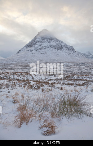 Buchaille Etive Mor, près de Glencoe, l'Écosse, dans une tempête d'hiver. Banque D'Images