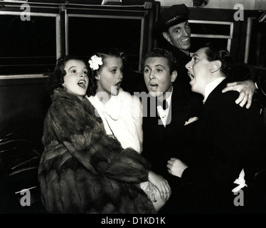 Vorhang Auf Fuer Judy tout le monde chante Judy Garland, Lynne Carver, Allan Jones, Reginald Gardner Judy Bellaire (Judy Garland), Banque D'Images