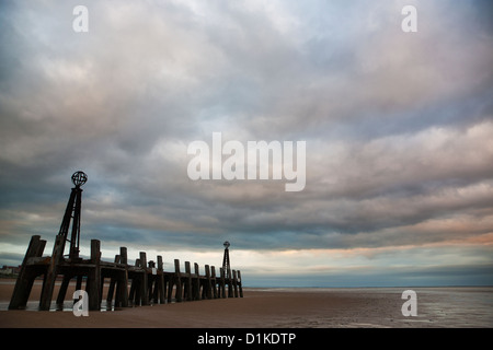 Fin de St Anne's pier au coucher du soleil Banque D'Images