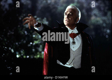 -Tot Aber Gluecklich Dracula Dracula : Dead aimant Dracula (Leslie Nielsen) *** légende locale *** 1995 Castle Rock Banque D'Images