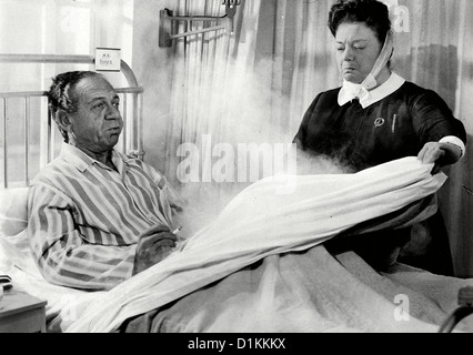 Verrueckte Total Das Krankenhaus Poursuivre Médecin Charlie Roper (Sidney James), die Oberschwester Hattie (Jaques) *** Les Banque D'Images