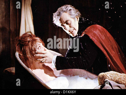 Tanz Der Vampire Fearless Vampire Killers ou : Excusez-moi, Sharon Tate, Ferdy Mayne Die schoene Sarah (Sharon Tate) dem faellt Banque D'Images