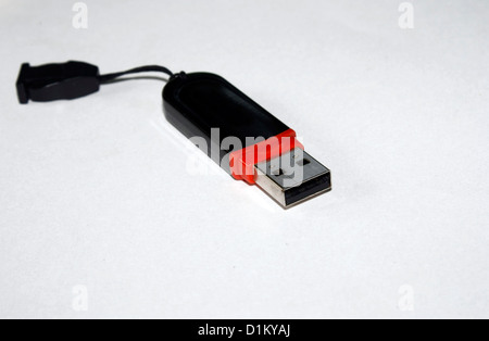 Une clé USB isolé sur fond blanc Banque D'Images