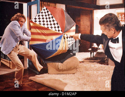 Coup d'Regenschirmmoerder der du parapluie, le Pierre Richard von der zweitklassige Verwechslung hat es Acteurs et Actrices Gregoire Banque D'Images