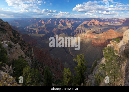 Grand Canyon vu de Mather Point, South Rim, le Parc National du Grand Canyon, Arizona, USA Banque D'Images