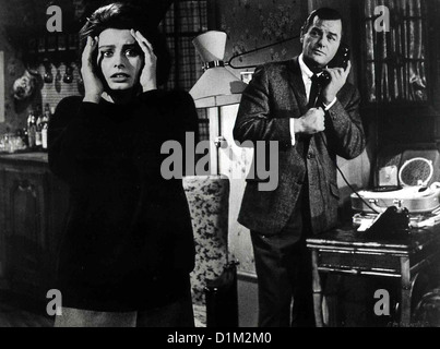Die Dritte Dimension Couteau dans la plaie, le Sophia Loren, Gig Young In den Nachrichten erfaehrt Lisa (Sophia Loren), dass Banque D'Images