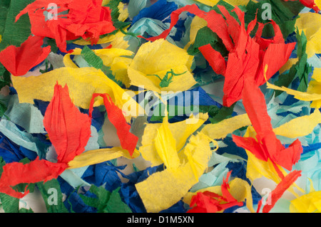 Arrière-plan de nombreux morceaux de papier déchiré Banque D'Images