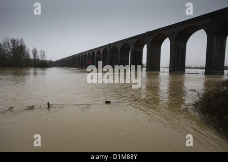 L'INONDATION À HARRINGWORTH, NORTHANTS,viaduc Banque D'Images