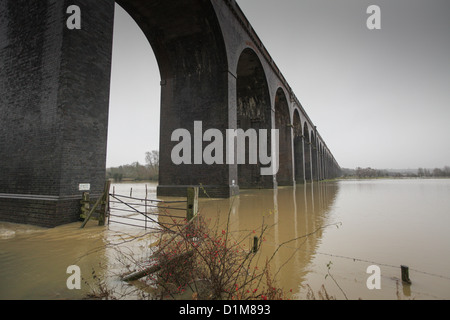 L'INONDATION À HARRINGWORTH, NORTHANTS,viaduc Banque D'Images