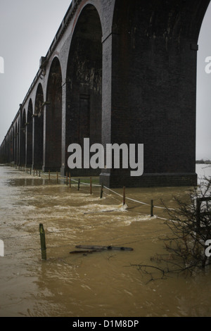 L'INONDATION À HARRINGWORTH, NORTHANTS,viaduc Banque D'Images