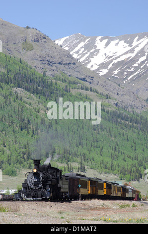 Durango Silverton Narrow gage d'été tous les jours de chemin de fer à vapeur passe à travers les canyons des montagnes du Colorado Banque D'Images