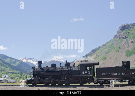 Durango Silverton Narrow gage d'été tous les jours de chemin de fer à vapeur passe à travers les canyons des montagnes du Colorado Banque D'Images