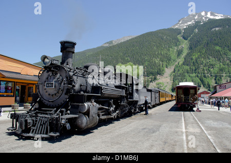 Silverton Colorado historique liée à Durango par le Durango and Silverton Narrow Gauge Railroad dans les Rocheuses Banque D'Images