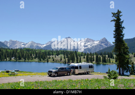 Camping Lac Molas haut au-dessus de la ville de Silverton Colorado dans les montagnes de San Juan Banque D'Images